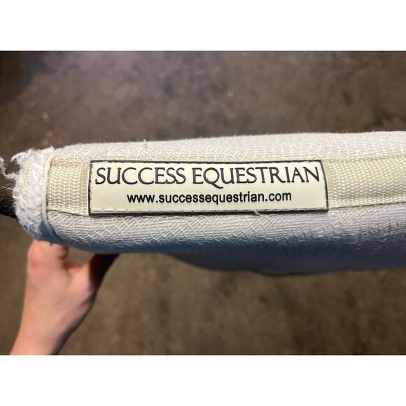 Success Equestrian Deluxe Jumper / AP All Purpose No-Slip Saddle Pad - white - Picture 5 of 5
